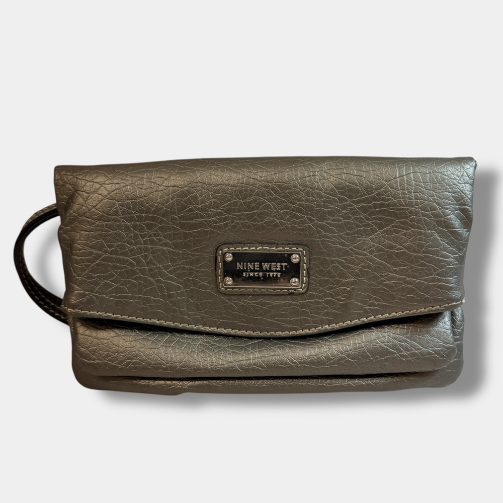 Nine West Pewter Metallic Clutch Wristlet Wallet Faux Leather Zip